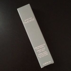 TimeWise age minimize 3D eye cream